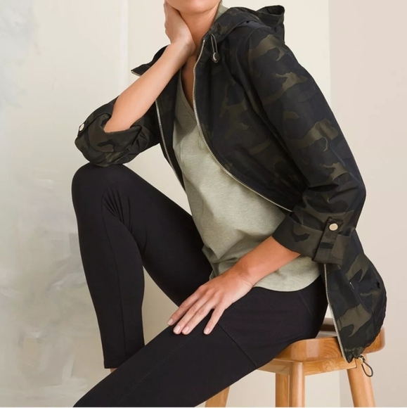 Chicos Zenergy Camo Green Pocketed Lined Hooded Zip-Up Jacket Sz 2 (L/12) - Picture 3 of 5